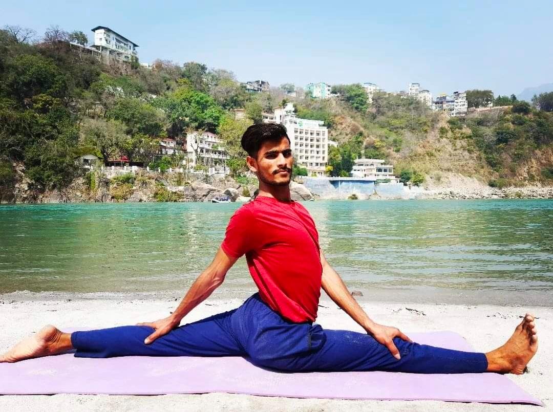 ramanand saxena yoga teacher